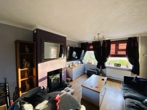 Lounge/Diner- click for photo gallery